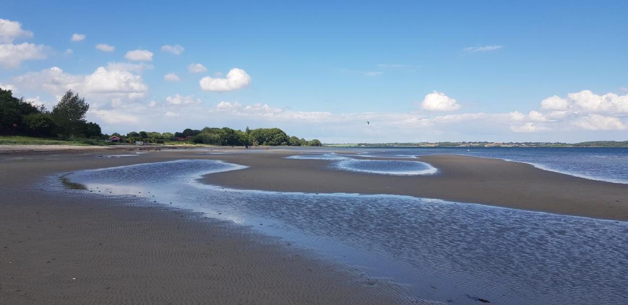 Gemuetliche Ferienunterkunft Direkt Am Meer Holnis Exterior foto