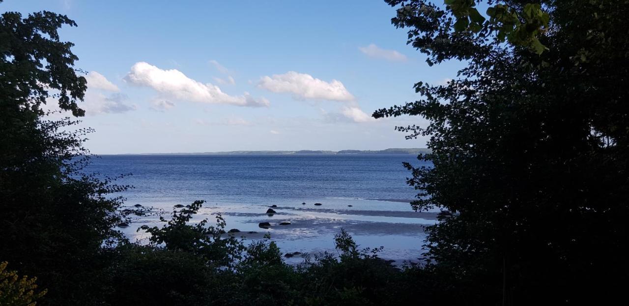 Gemuetliche Ferienunterkunft Direkt Am Meer Holnis Exterior foto